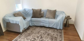 Lovely 2-bedroom, 1 bathroom home, sleeps 4